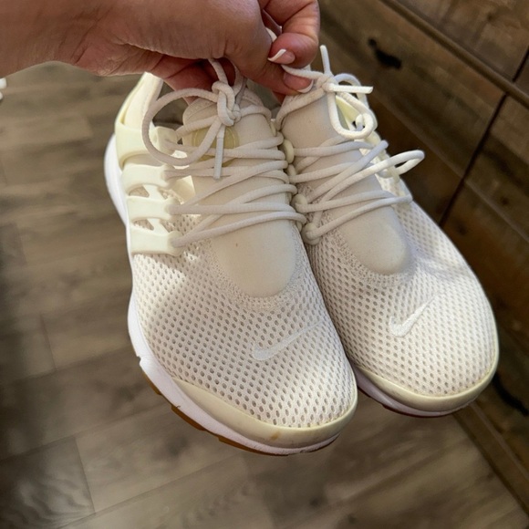 Nike women’s Air Presto - Picture 3 of 4
